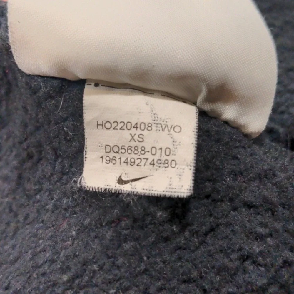Nike sportswear essential